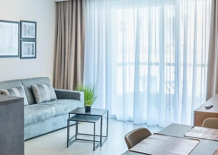 New Stylish Designer Apartment - Exceptional Location