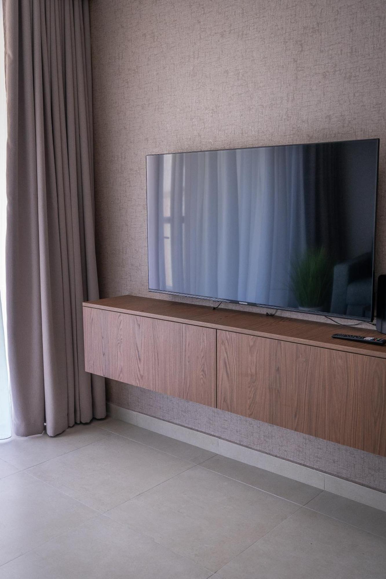 New Stylish Designer - Exceptional Location *
