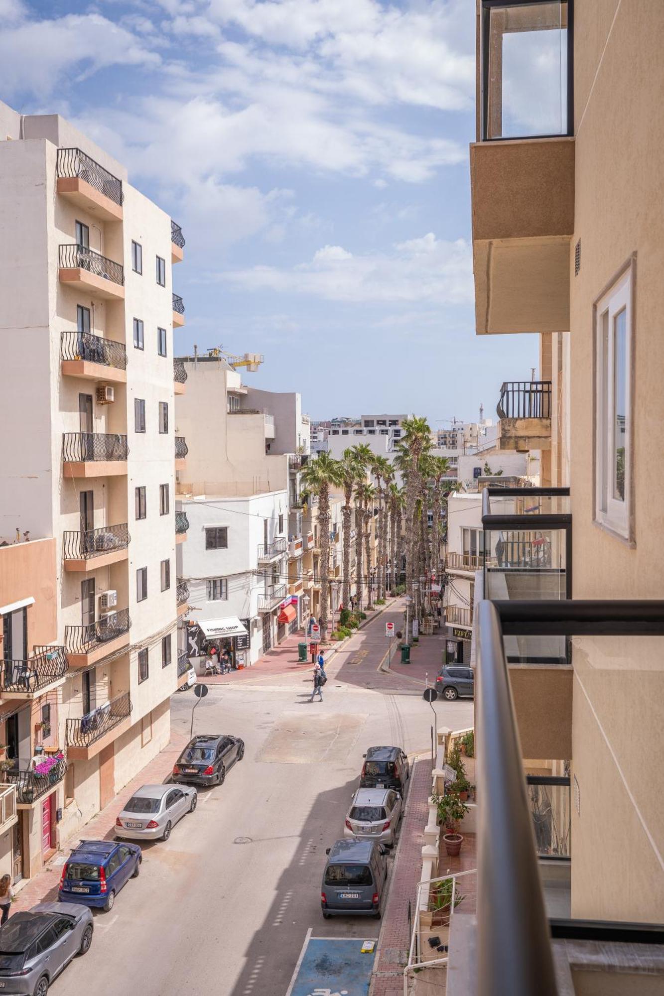 Apartment New Stylish Designer - Exceptional Location *