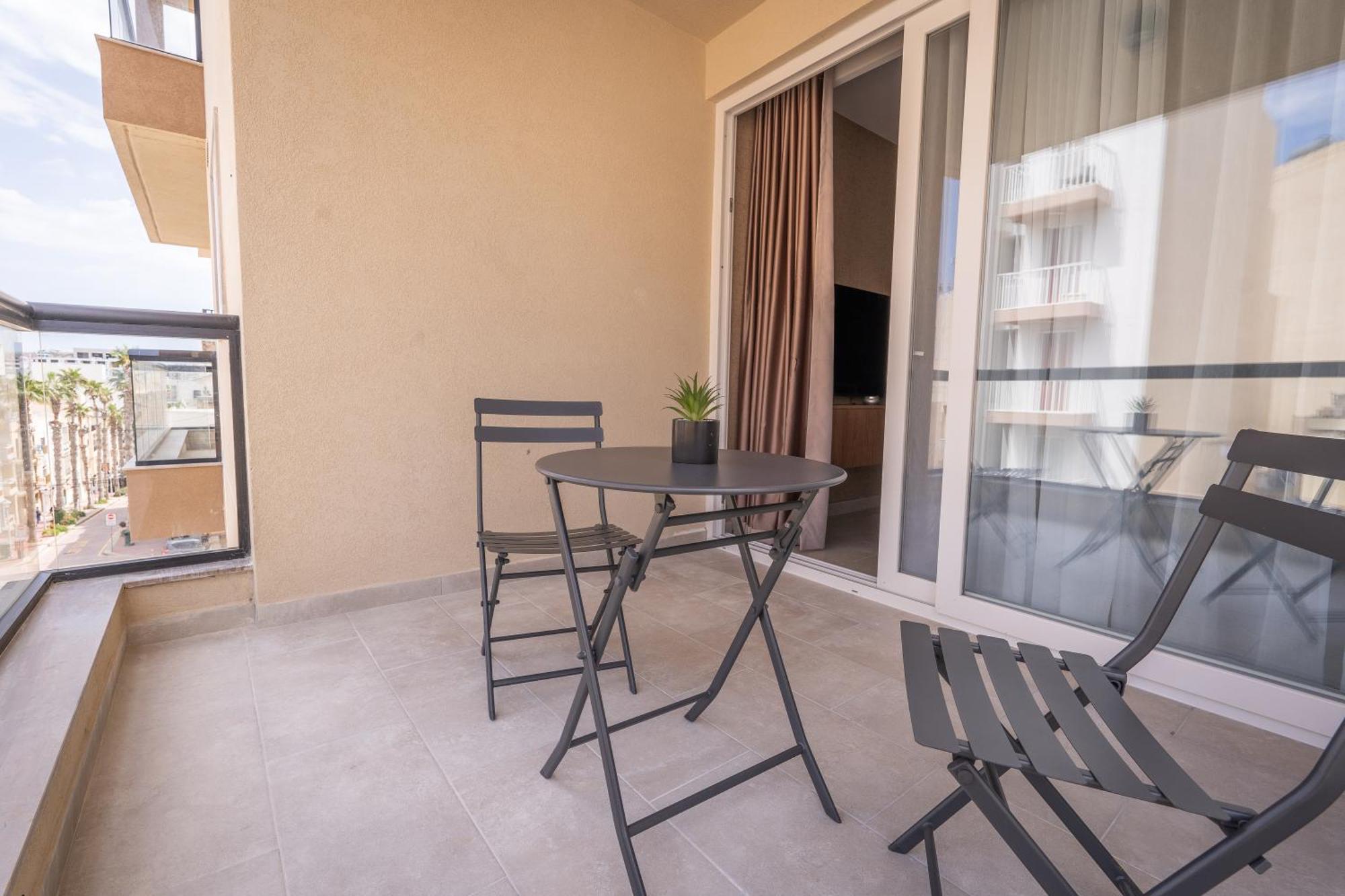 New Stylish Designer - Exceptional Location Apartment